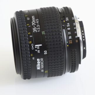 AF Nikkor 35-70mm f/3.3-4.5  käytetty