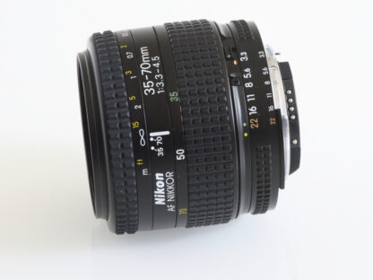 AF Nikkor 35-70mm f/3.3-4.5  käytetty