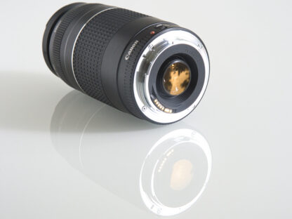 Canon EF 75-300mm f/4-5.6 III  käytetty
