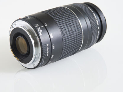 Canon EF 75-300mm f/4-5.6 III  käytetty