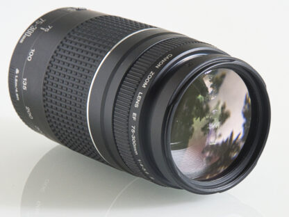 Canon EF 75-300mm f/4-5.6 III  käytetty