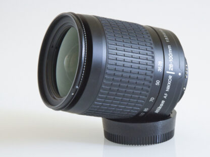 AF Nikkor 28-100mm f/3.5-5.6 G, käytetty